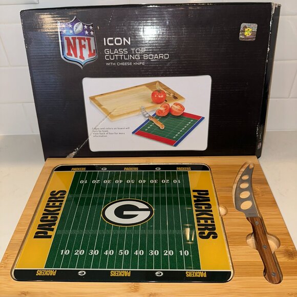 NFL Icon Green Bay Packers Glass Top Cutting Board with Cheese Knife - Picture 2 of 6